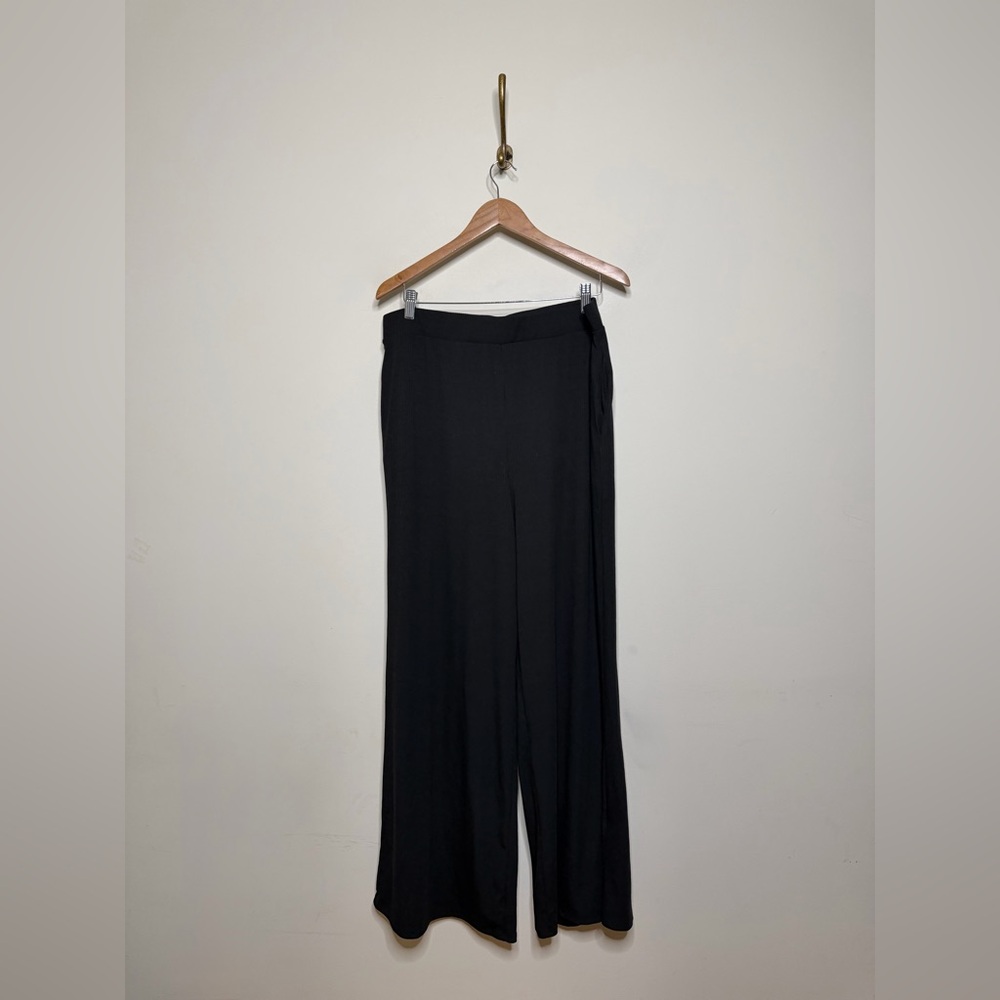 Dressed in Lala Gigi Sleeveless Ribbed Playsuit in Black - Picture 8 of 10